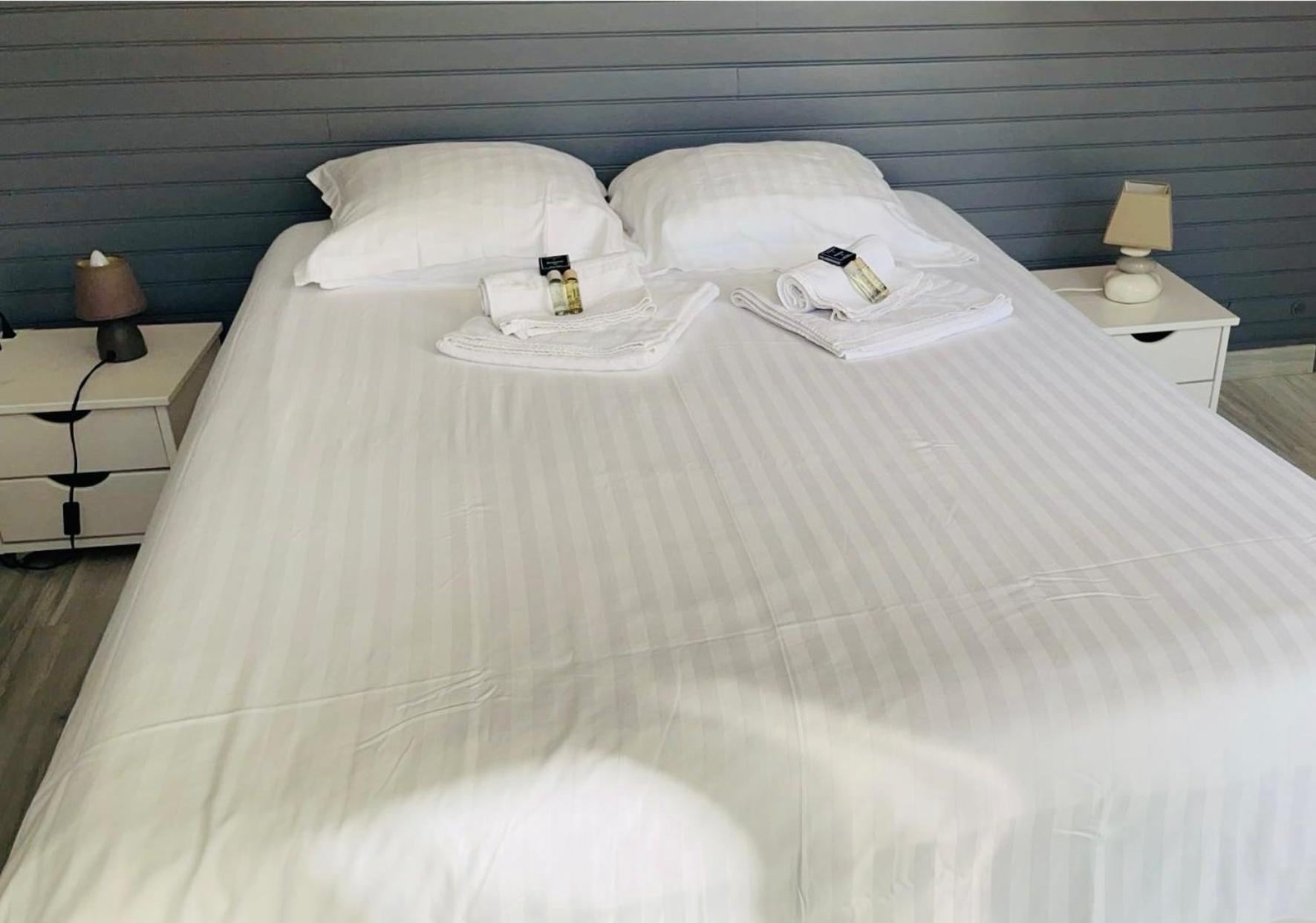 Bonne Surprise, T3 Terrasse Pr. Plage/ Centre/gare Apartment *